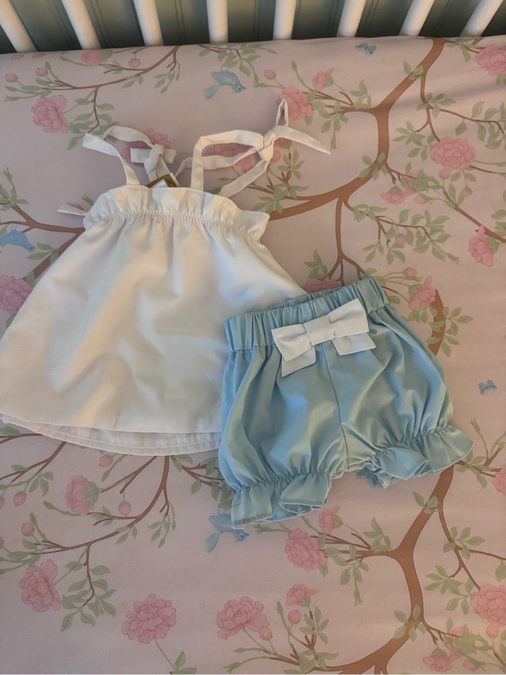 The Beaufort Bonnet Company White Tie-Top & Light Blue Bow Bloomers